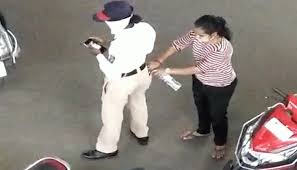 lach-khor-mahila-police